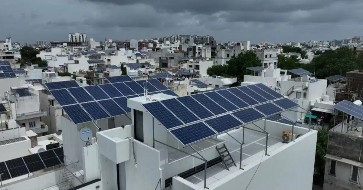 PNB Solar Rooftop Loan 2025: 40% सब्सिडी और आसान किश्तों में पैनल लगवाने का मौका