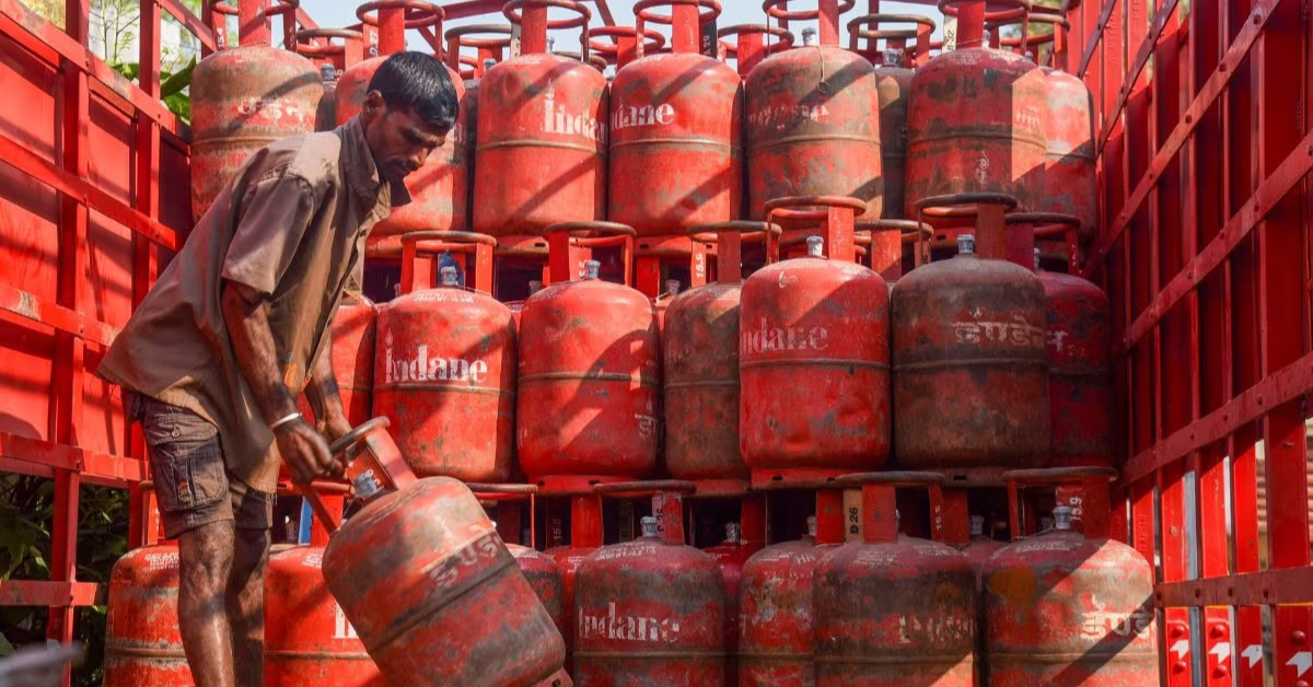LPG Cylinder Price Cut: जानिए अब कितने में मिलेगा गैस सिलेंडर